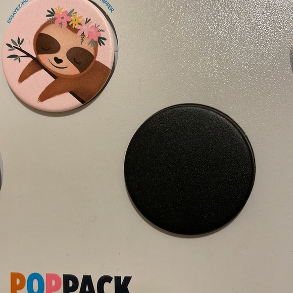 NWT set of 3 pop sockets 3 phone grips/stands with swappable tops exclusive - Picture 4 of 12